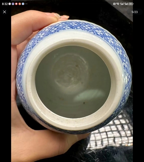古玩陶瓷青花庭院仕女圖瓜楞罐真品鑒賞圖