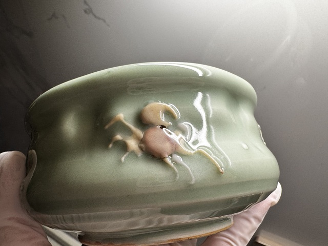 古玩陶瓷青釉堆塑香爐真品鑒賞圖