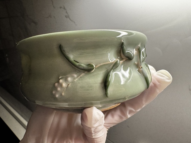 古玩陶瓷青釉堆塑香爐真品鑒賞圖