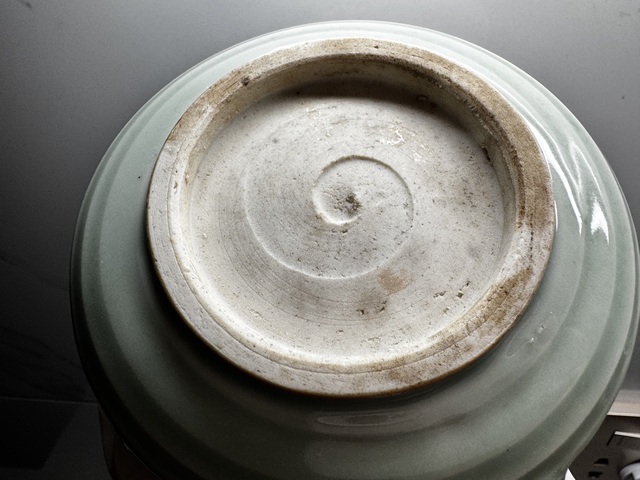 古玩陶瓷青釉堆塑香爐真品鑒賞圖