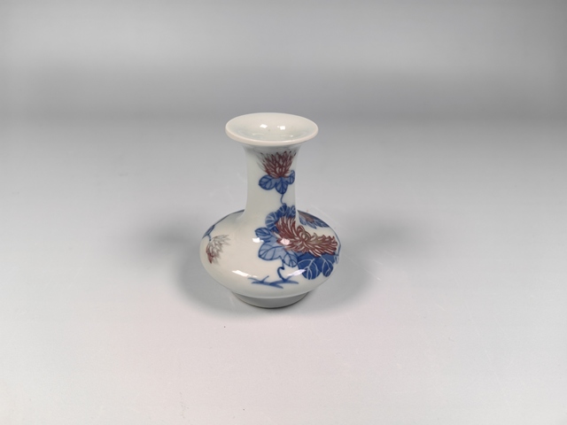 古玩陶瓷民國解放初青花釉里紅花卉紋荸薺瓶真品鑒賞圖