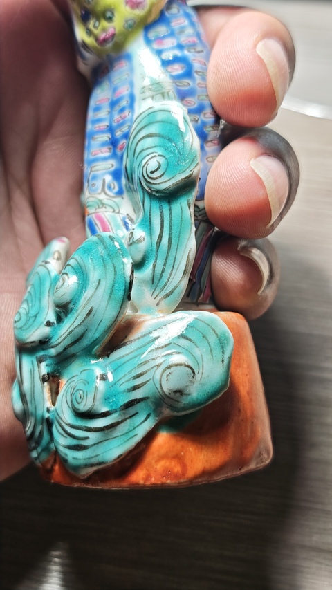 古玩陶瓷民國粉彩人物塑像真品鑒賞圖