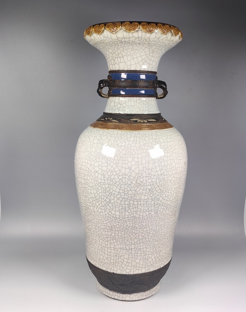 古玩陶瓷清中晚三色哥釉壽字賞瓶真品鑒賞圖