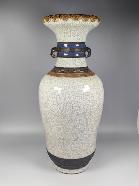 古玩陶瓷清中晚三色哥釉壽字賞瓶真品鑒賞圖