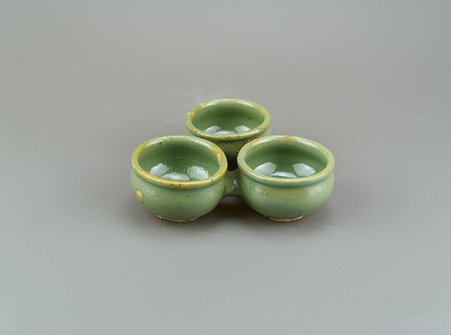 古玩陶瓷精品:明清綠釉三連洗（文房雅器）拍賣，當前價格76元