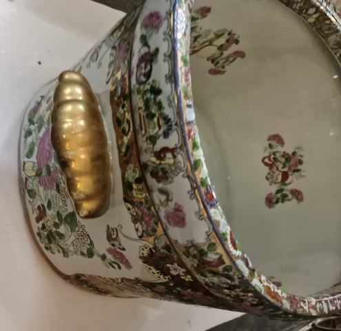 古玩陶瓷廣彩花鳥紋雙耳盆真品鑒賞圖