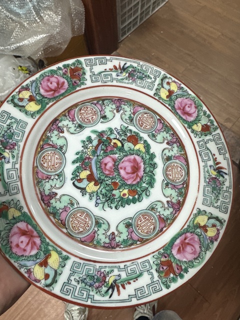 古玩陶瓷花鳥蝶紋廣彩盤真品鑒賞圖