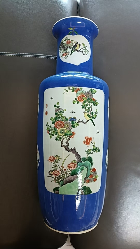 古玩陶瓷灑藍釉開窗五彩花鳥紋棒槌瓶真品鑒賞圖
