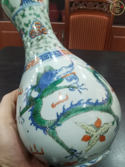 古玩陶瓷青花加彩云龍紋蒜頭瓶拍賣，當前價格12800元