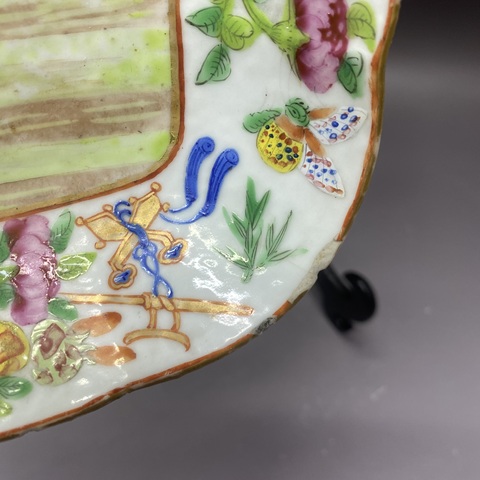 古玩陶瓷人物紋廣彩盤真品鑒賞圖