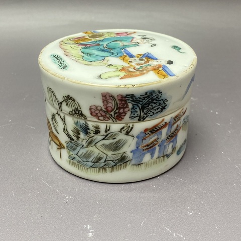 古玩陶瓷人物紋蓋盒真品鑒賞圖