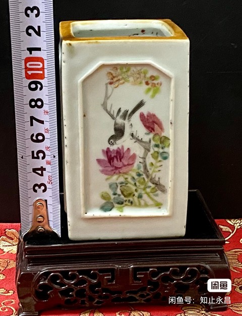古玩陶瓷淺絳彩山水人物筆筒真品鑒賞圖