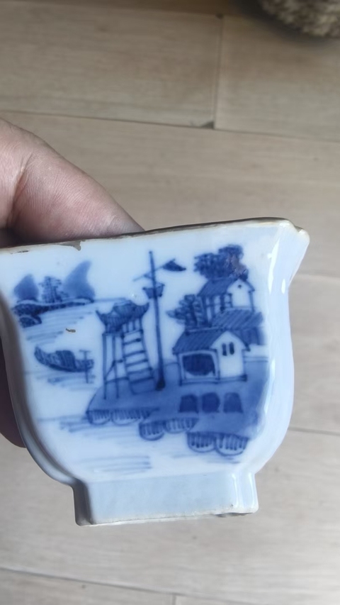 古玩陶瓷樓臺亭閣山水紋青花四方倭角杯真品鑒賞圖