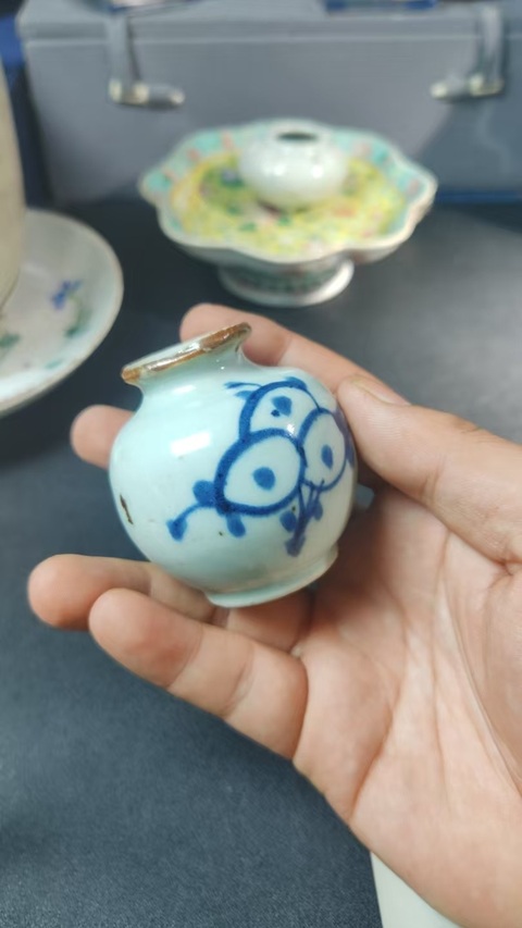 古玩陶瓷青花花卉紋小罐真品鑒賞圖