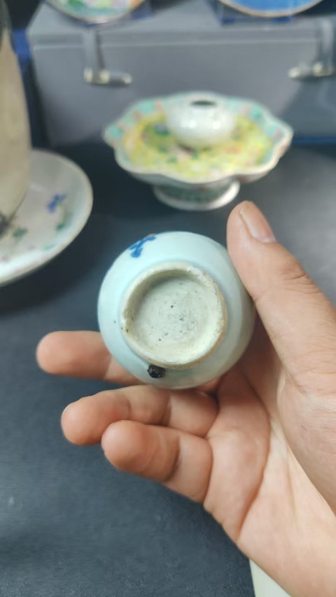 古玩陶瓷青花花卉紋小罐真品鑒賞圖