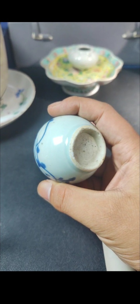 古玩陶瓷青花花卉紋小罐真品鑒賞圖