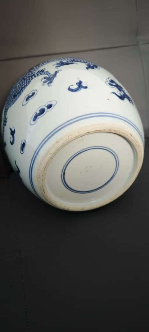 古玩陶瓷青花云龍紋罐真品鑒賞圖