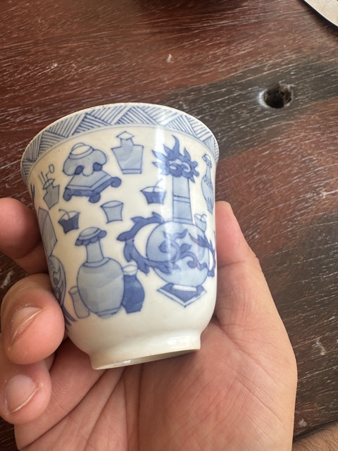 古玩陶瓷青花博古圖仰鐘杯真品鑒賞圖