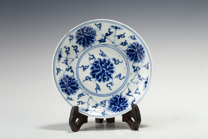 古玩陶瓷清晚·青花纏枝蓮紋盤拍賣,當前價格108元