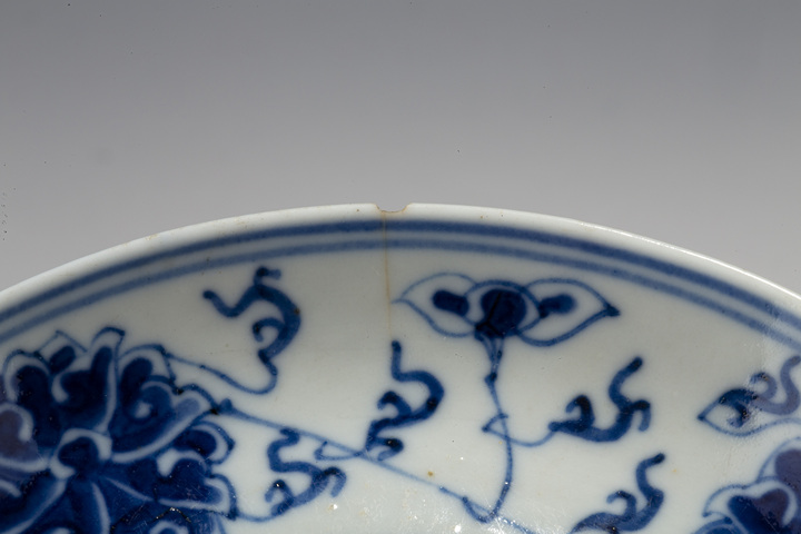 古玩陶瓷清晚·青花纏枝蓮紋盤拍賣,當前價格108元