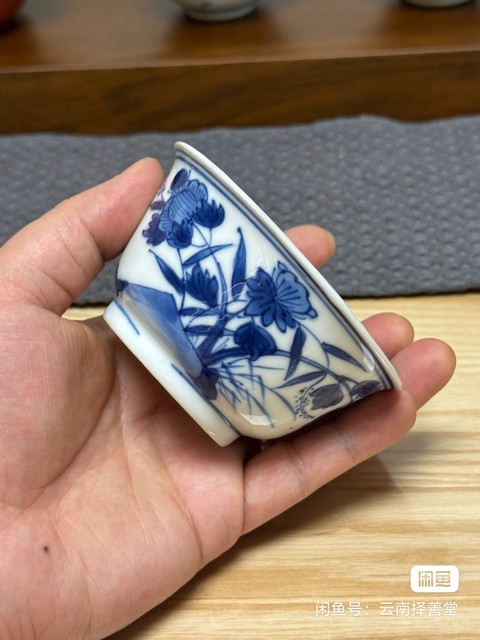 古玩陶瓷蘆雁紋青花杯真品鑒賞圖