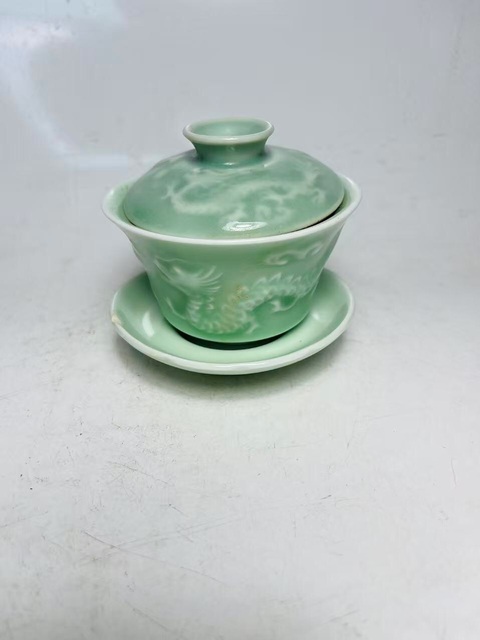 古玩陶瓷豆青釉蓋碗真品鑒賞圖