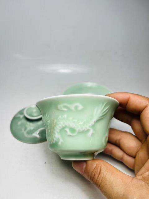 古玩陶瓷豆青釉蓋碗真品鑒賞圖