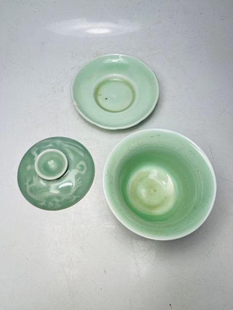 古玩陶瓷豆青釉蓋碗真品鑒賞圖
