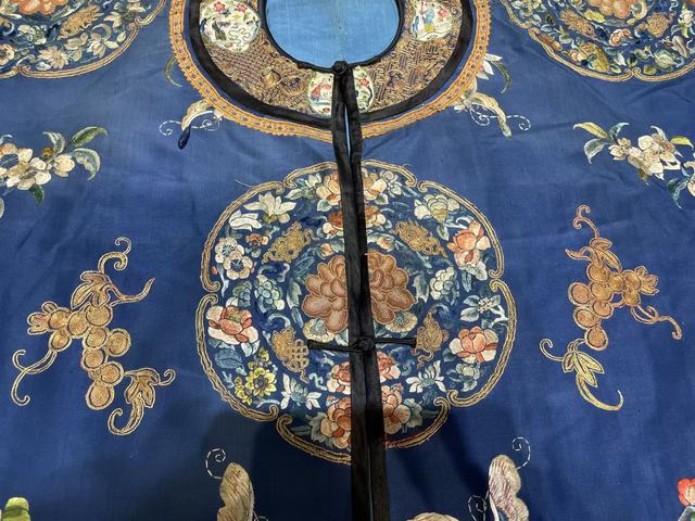 古玩雜項女褂真品鑒賞圖