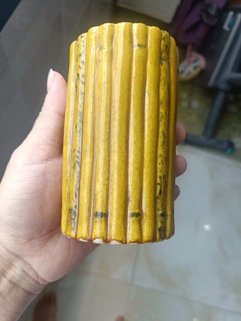 古玩陶瓷黃釉捆竹型筆筒真品鑒賞圖