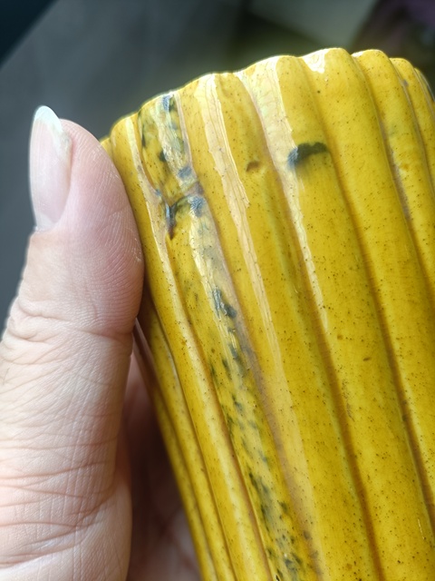 古玩陶瓷黃釉捆竹型筆筒真品鑒賞圖