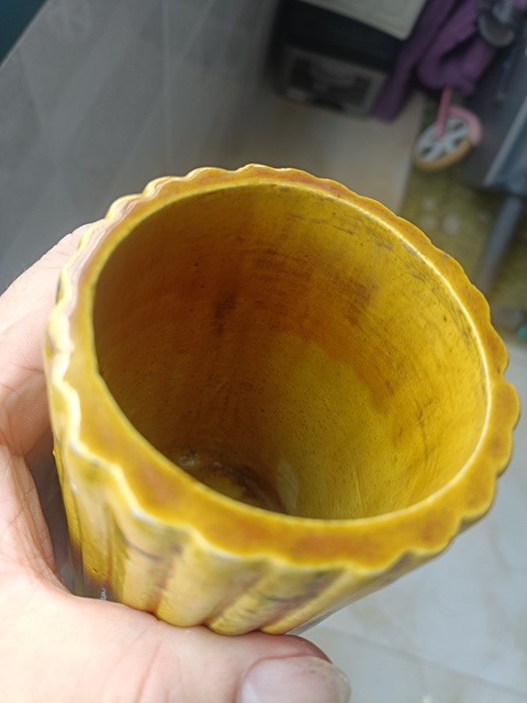 古玩陶瓷黃釉捆竹型筆筒真品鑒賞圖