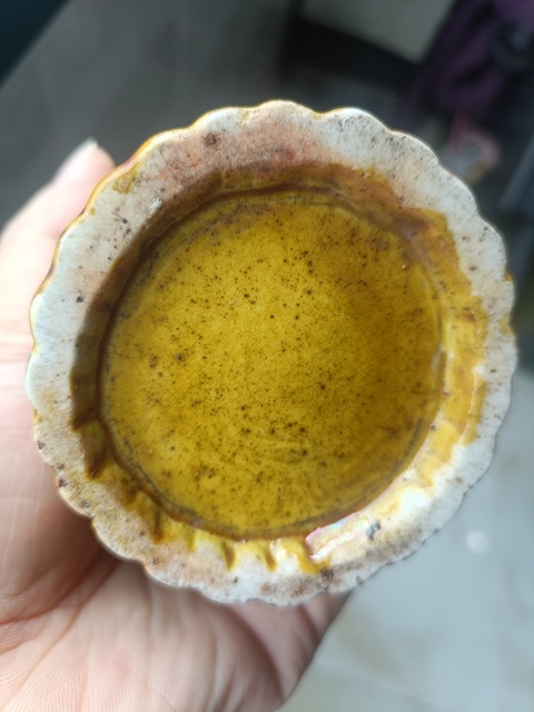古玩陶瓷黃釉捆竹型筆筒真品鑒賞圖
