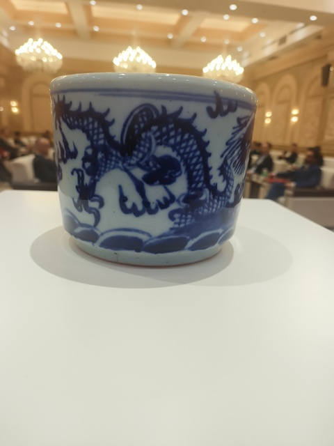 古玩陶瓷青花龍紋香爐真品鑒賞圖