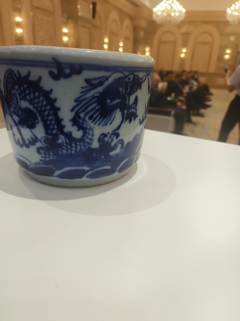 古玩陶瓷青花龍紋香爐真品鑒賞圖