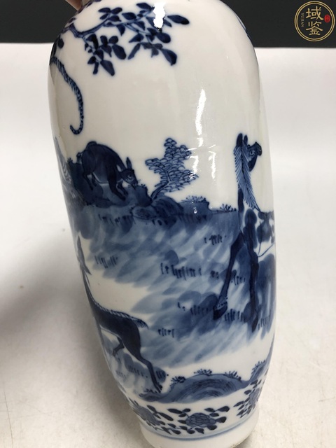 古玩陶瓷清晚·青花十二生肖紋瓶拍賣，當前價格10000元