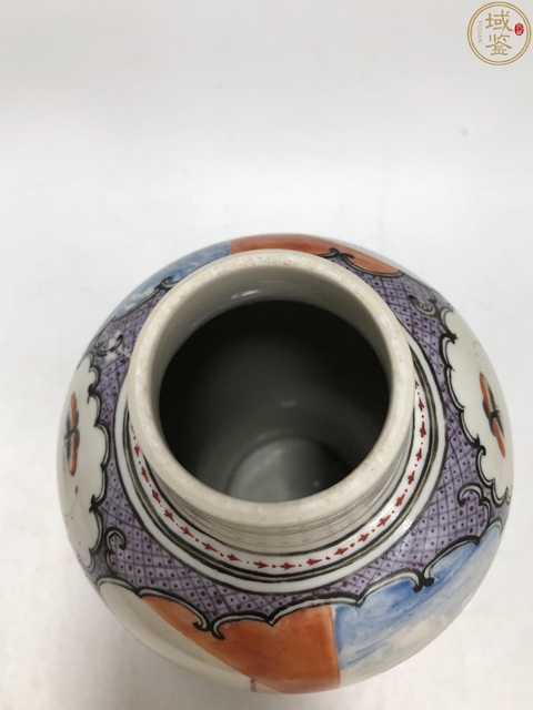 古玩陶瓷乾隆·廣彩開窗人物故事紋雞腿瓶拍賣，當前價格7600元