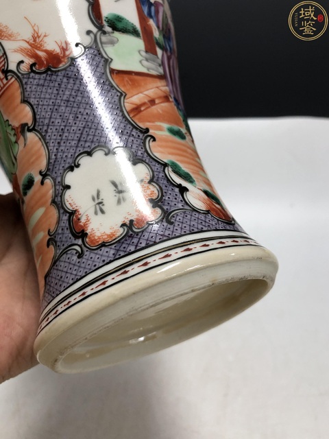 古玩陶瓷乾隆·廣彩開窗人物故事紋雞腿瓶拍賣，當前價格7600元