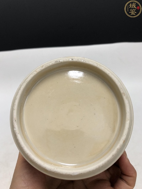 古玩陶瓷乾隆·廣彩開窗人物故事紋雞腿瓶拍賣，當前價格7600元