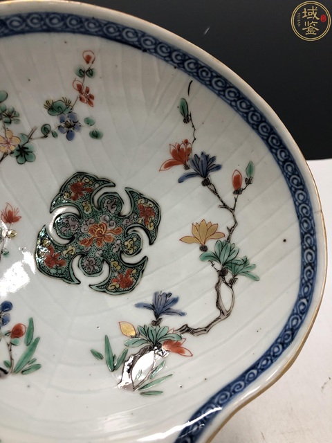 古玩陶瓷康熙·五彩花卉紋貝殼形盤拍賣,當前價格4800元
