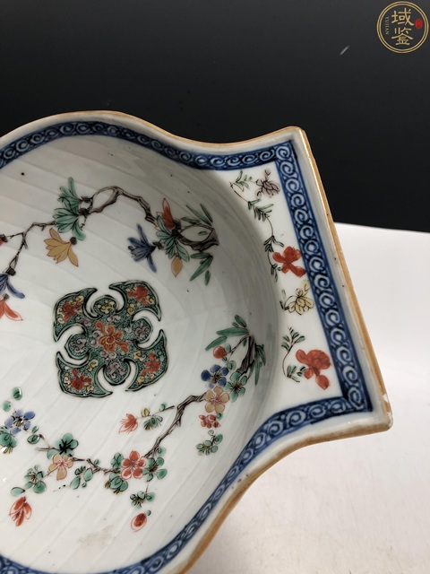 古玩陶瓷康熙·五彩花卉紋貝殼形盤拍賣,當前價格4800元
