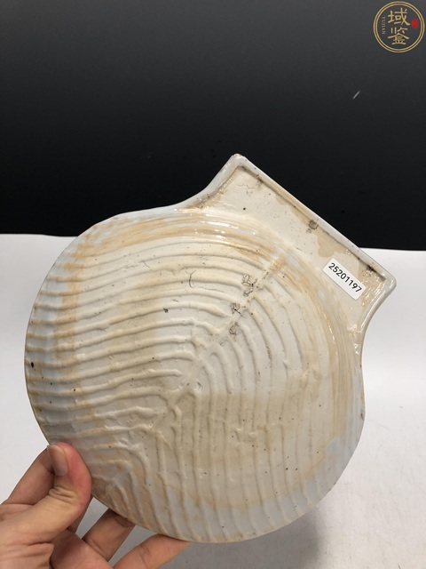 古玩陶瓷康熙·五彩花卉紋貝殼形盤拍賣,當前價格4800元