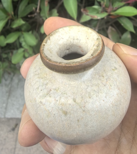 古玩陶瓷哥釉水盂真品鑒賞圖