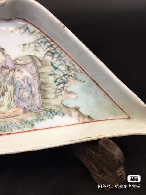 古玩陶瓷晚清淺降彩角盤真品鑒賞圖