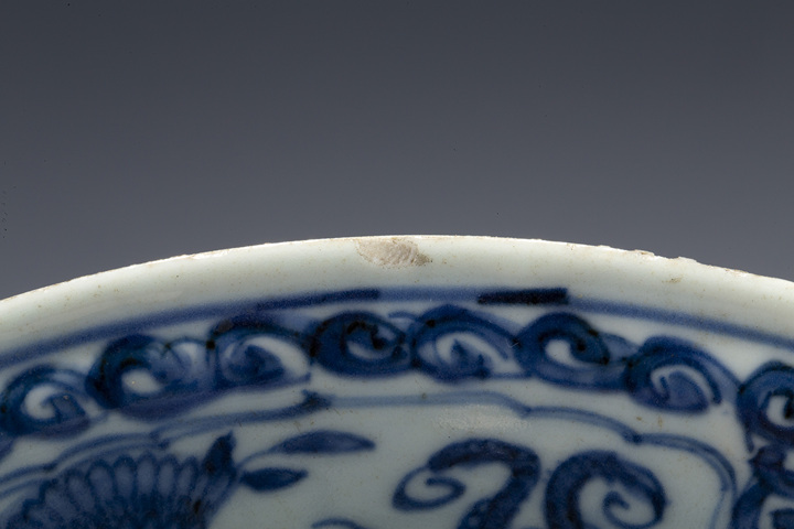 古玩陶瓷明末清初·青花開窗山水高士花卉紋大碗拍賣，當前價格16744元