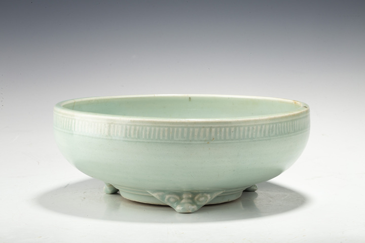 古玩陶瓷清·青釉弦紋獸足香爐真品鑒賞圖