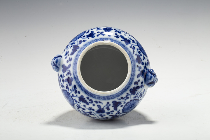 古玩陶瓷清中晚·青花纏枝花卉紋獸耳罐拍賣,當前價格4056元