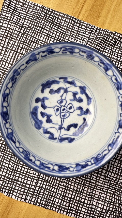 古玩陶瓷青花花卉紋碗真品鑒賞圖