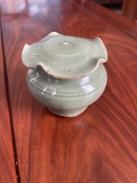 古玩陶瓷元末明初荷葉小蓋罐真品鑒賞圖
