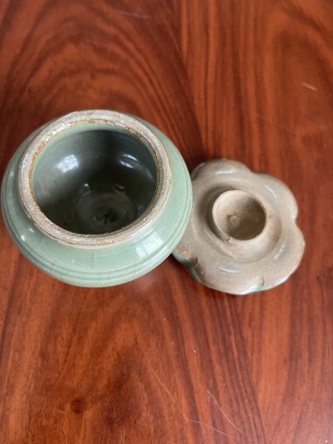 古玩陶瓷元末明初荷葉小蓋罐真品鑒賞圖